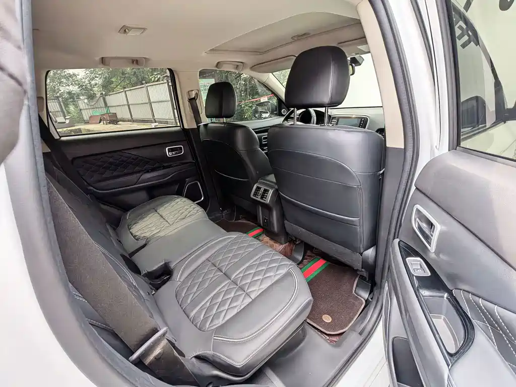 Mitsubishi Outlander — фото 10
