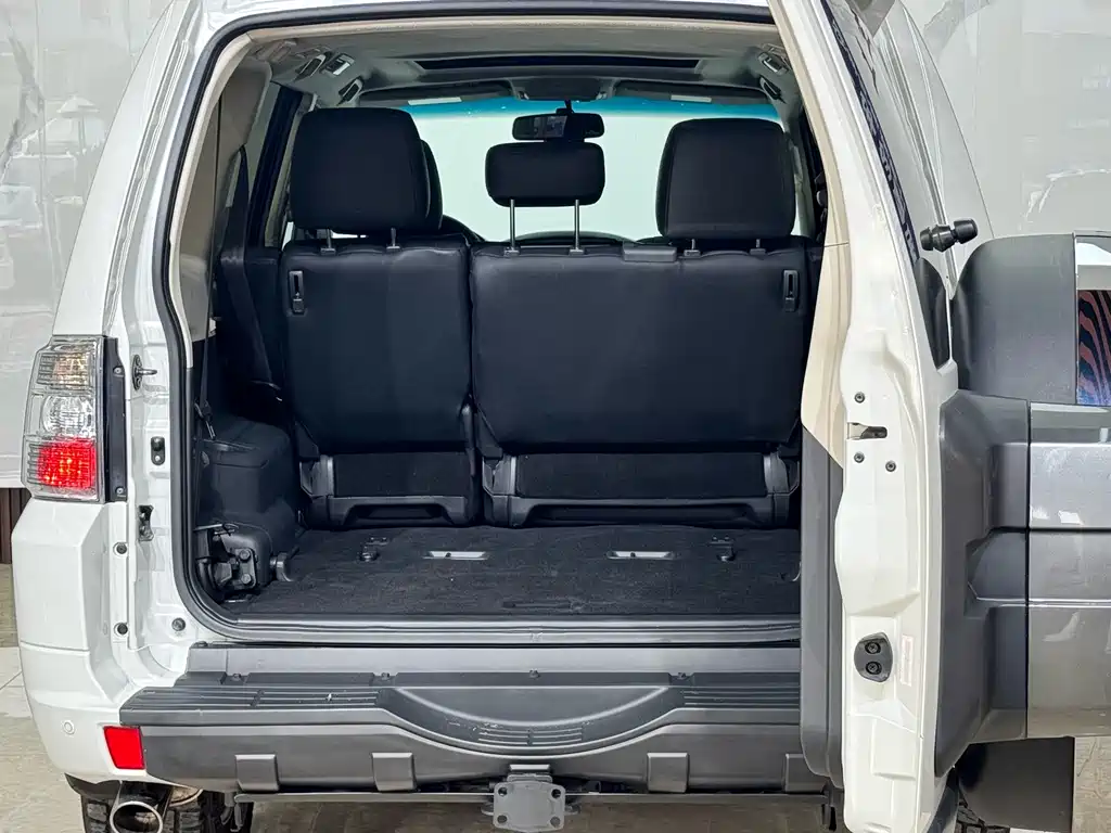 Mitsubishi Pajero (Import) — фото 21