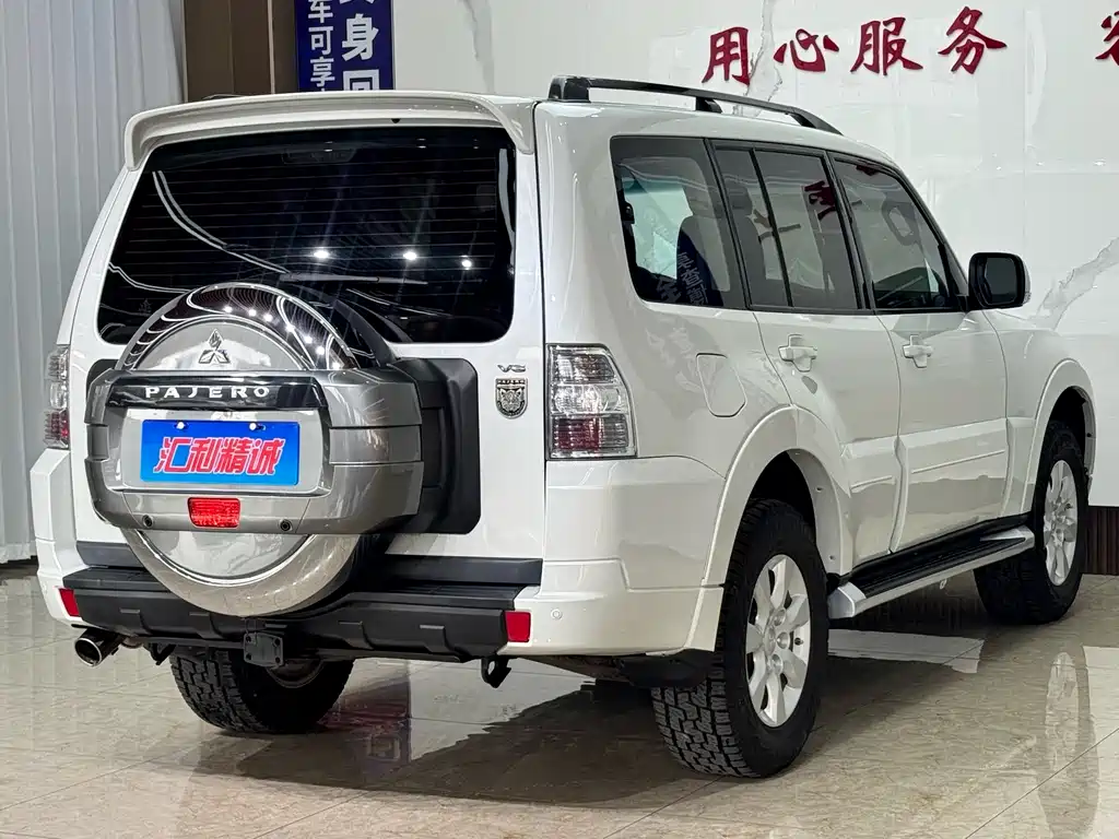 Mitsubishi Pajero (Import) — фото 6