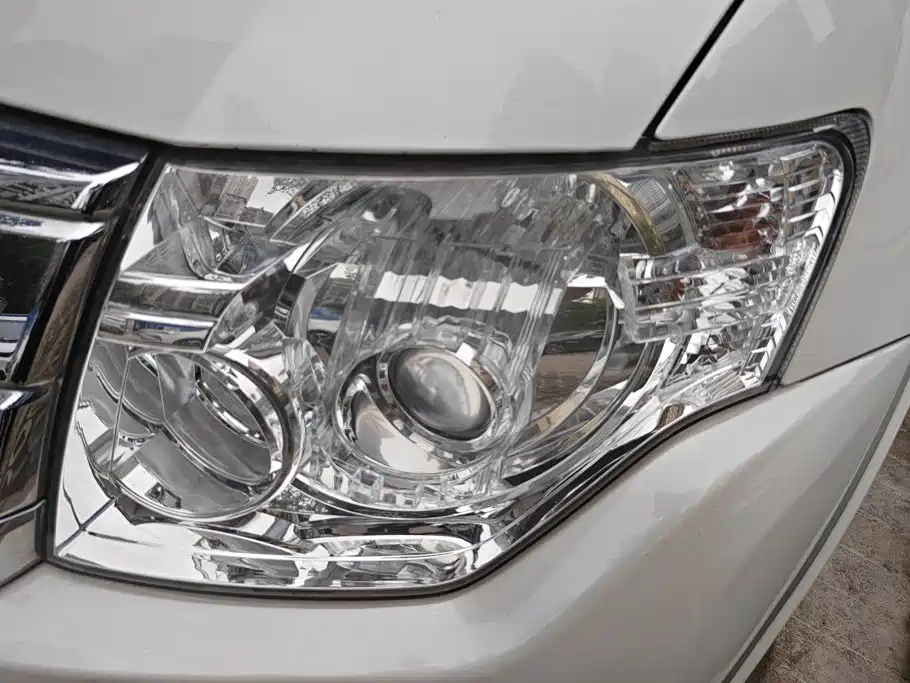Mitsubishi Pajero (Import) — фото 5