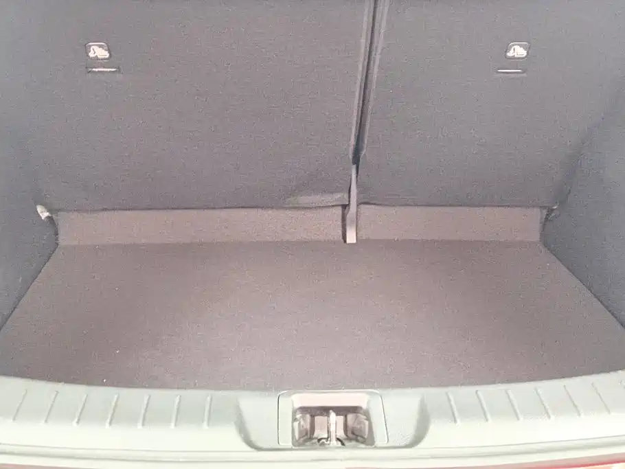 Nissan Tiida — фото 4
