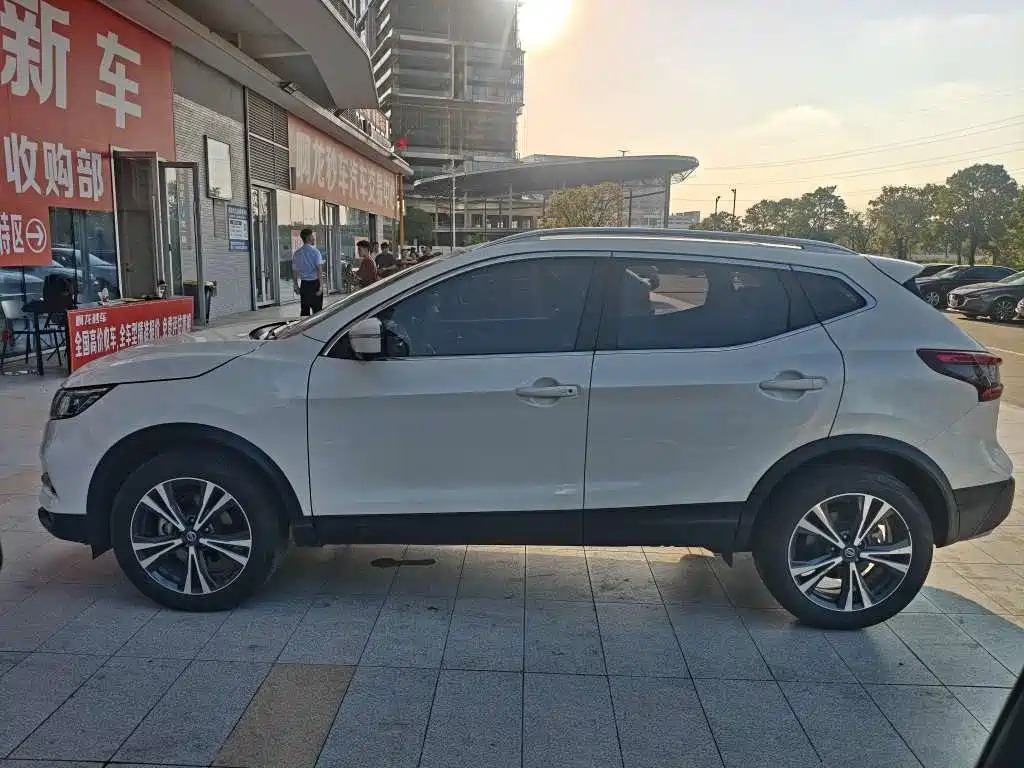Nissan Qashqai — фото 3