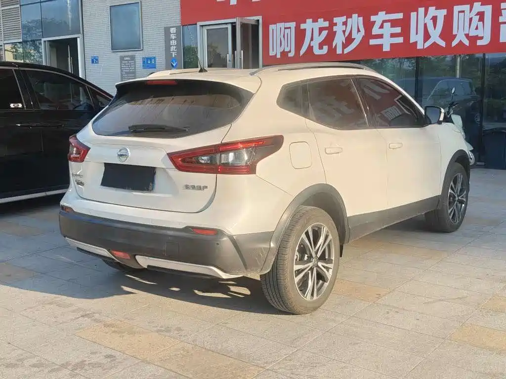 Nissan Qashqai — фото 8