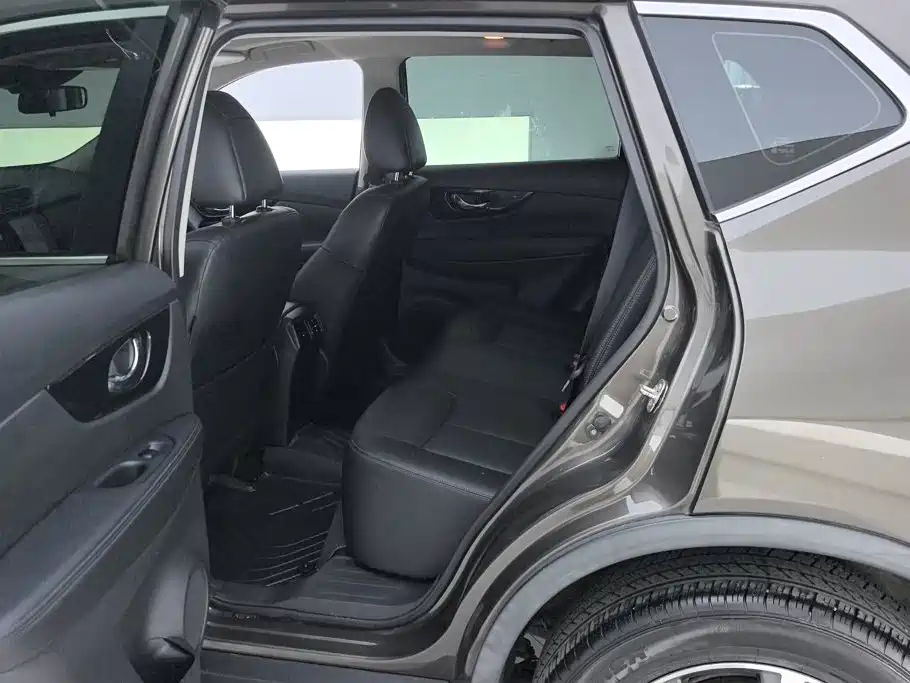 Nissan X-Trail — фото 11