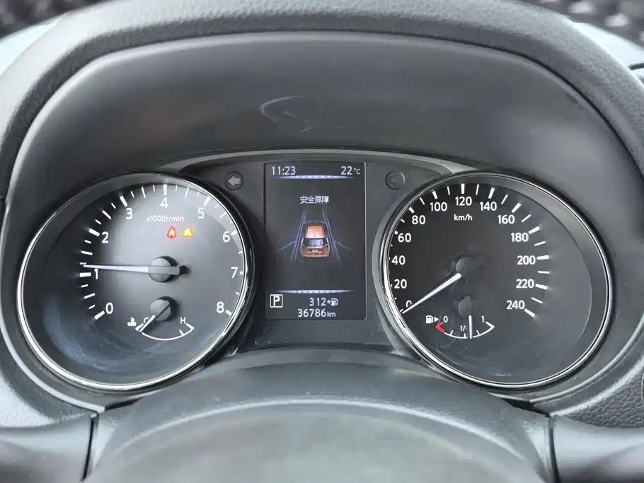 Nissan X-Trail — фото 14
