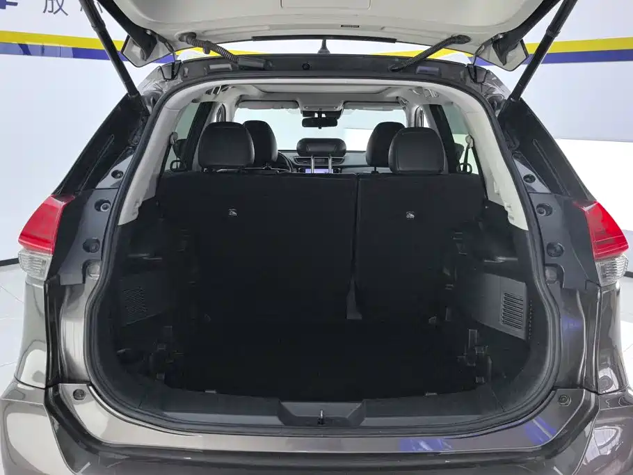 Nissan X-Trail — фото 4
