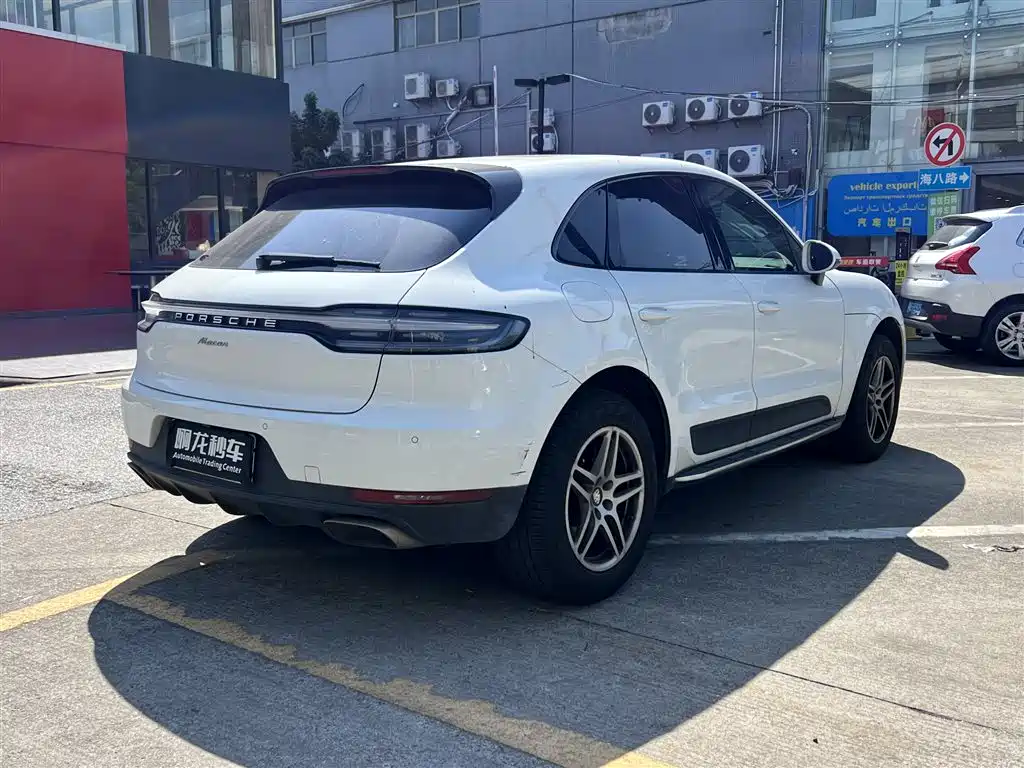Porsche Macan — фото 9