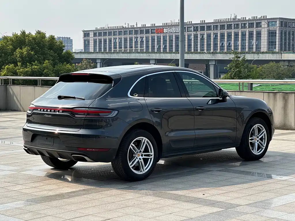 Porsche Macan — фото 5