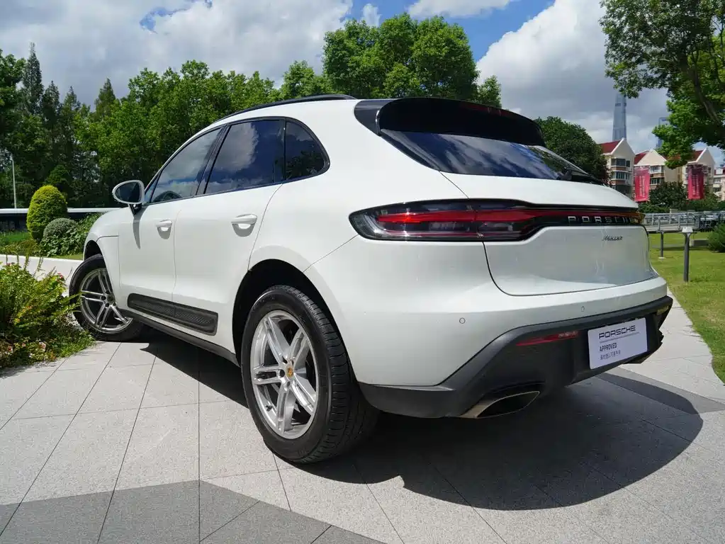Porsche Macan — фото 17