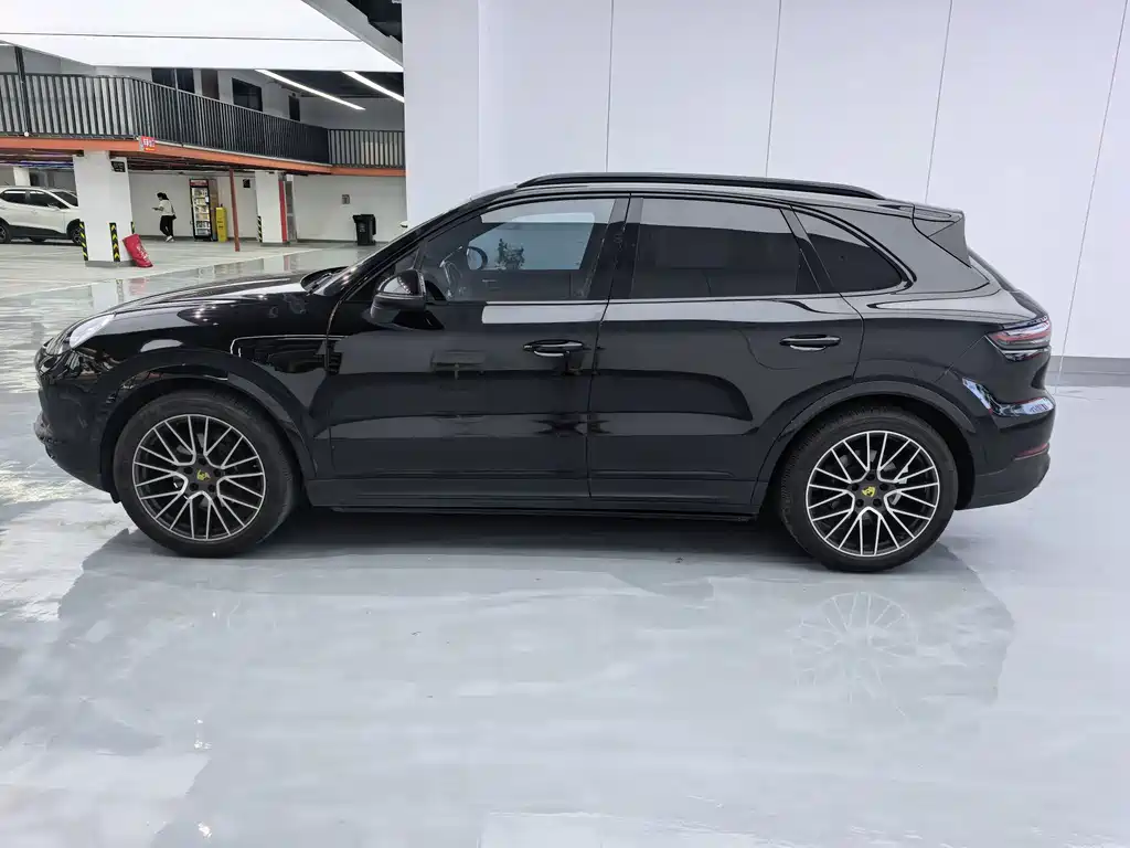 Porsche Cayenne — фото 10