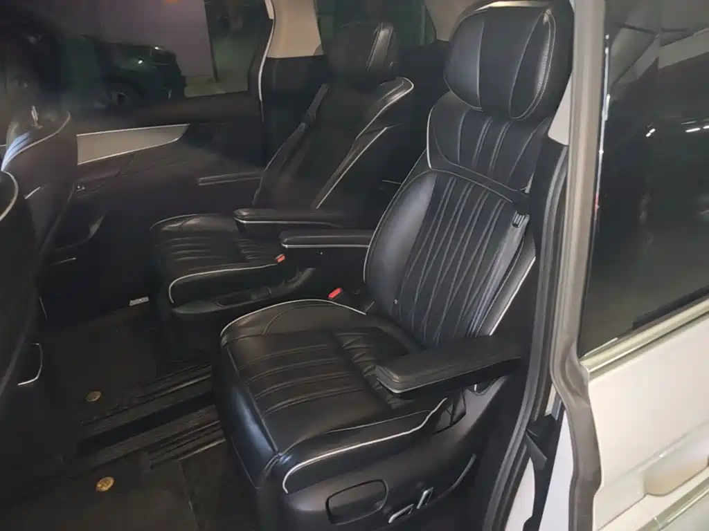 Roewe iMAX8 — фото 17