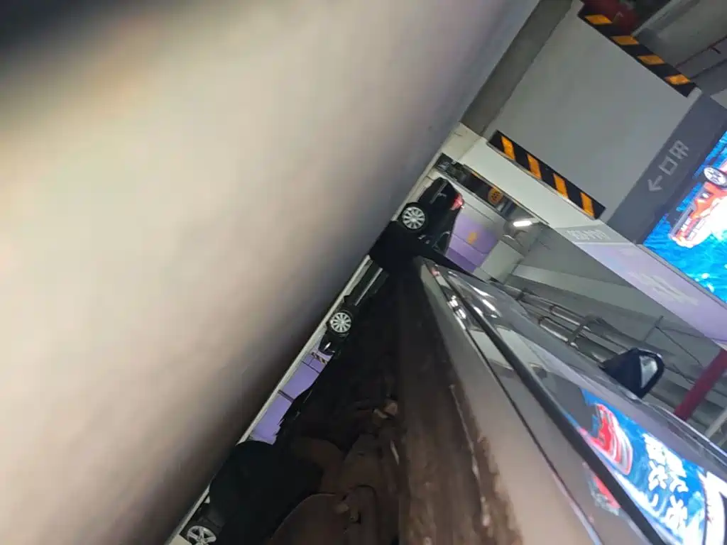Roewe iMAX8 — фото 22