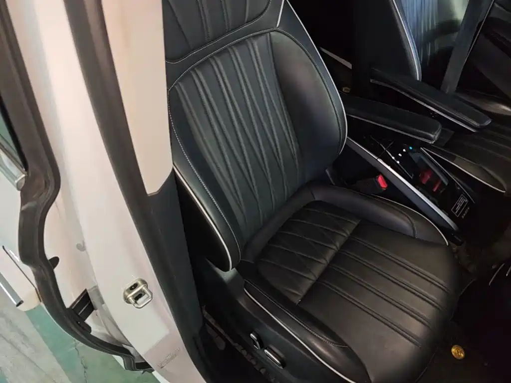 Roewe iMAX8 — фото 25