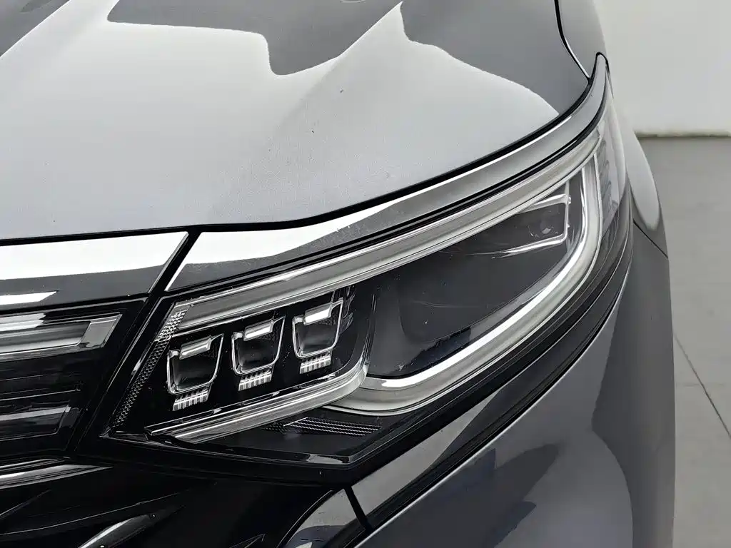 Roewe iMAX8 — фото 7