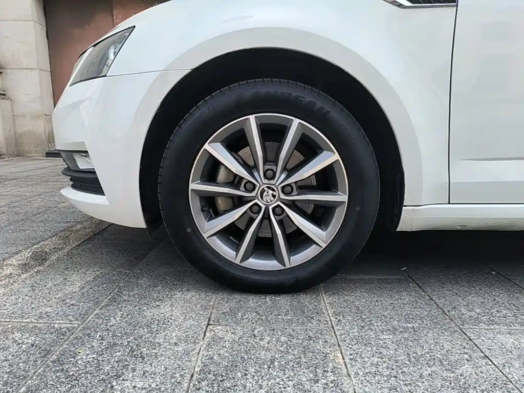 Skoda Octavia — фото 23