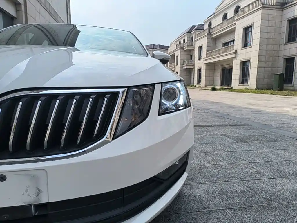 Skoda Octavia — фото 24