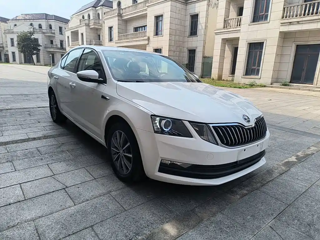 Skoda Octavia — фото 4