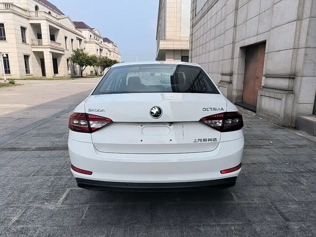 Skoda Octavia — фото 6