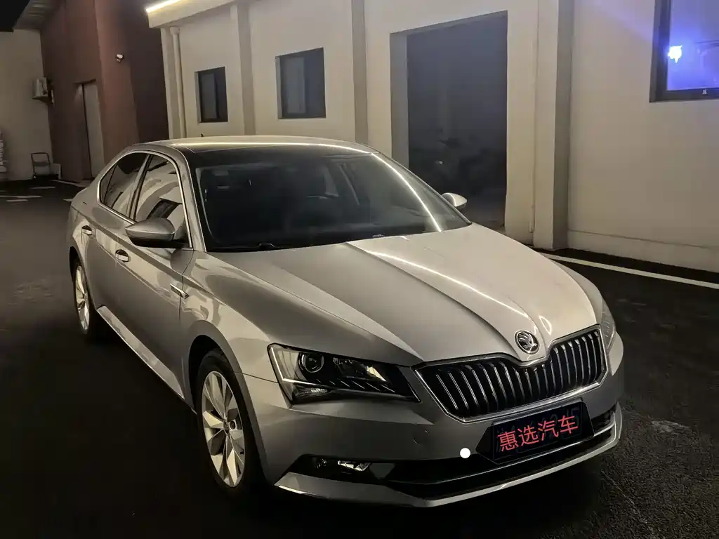 Skoda Superb — фото 3