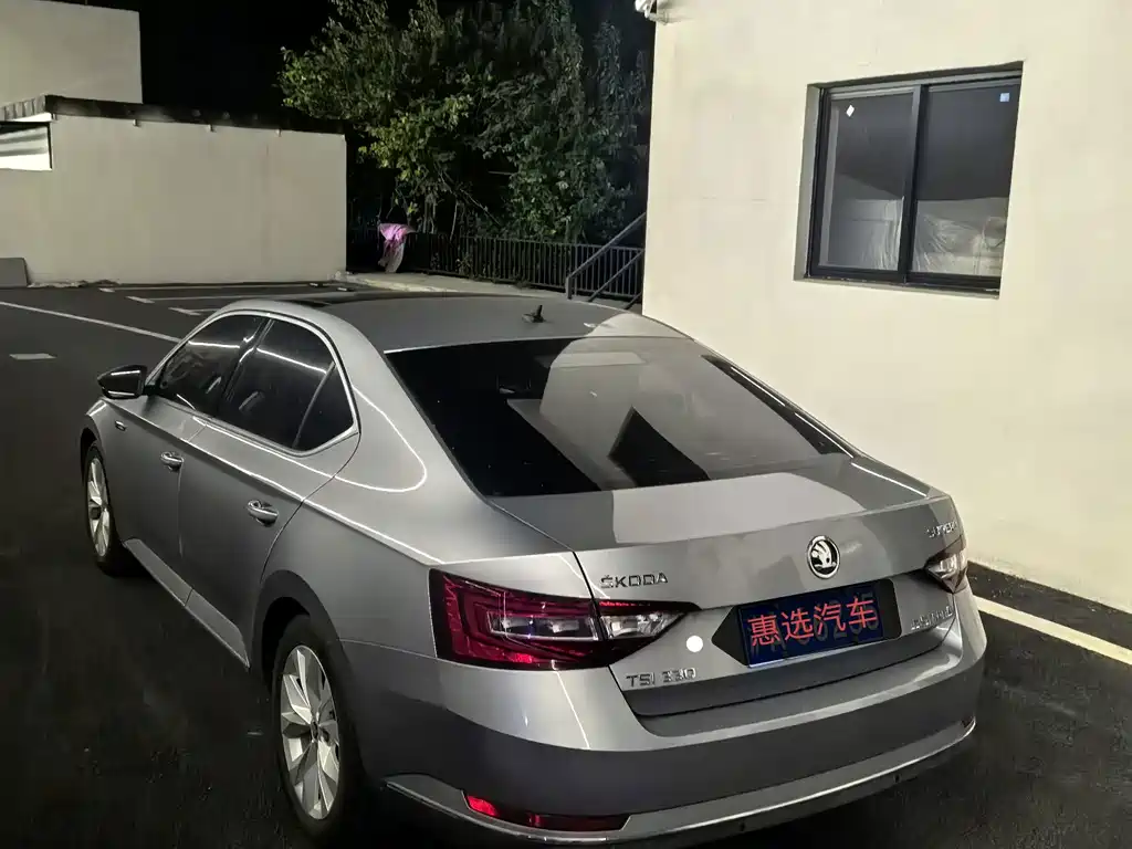 Skoda Superb — фото 6