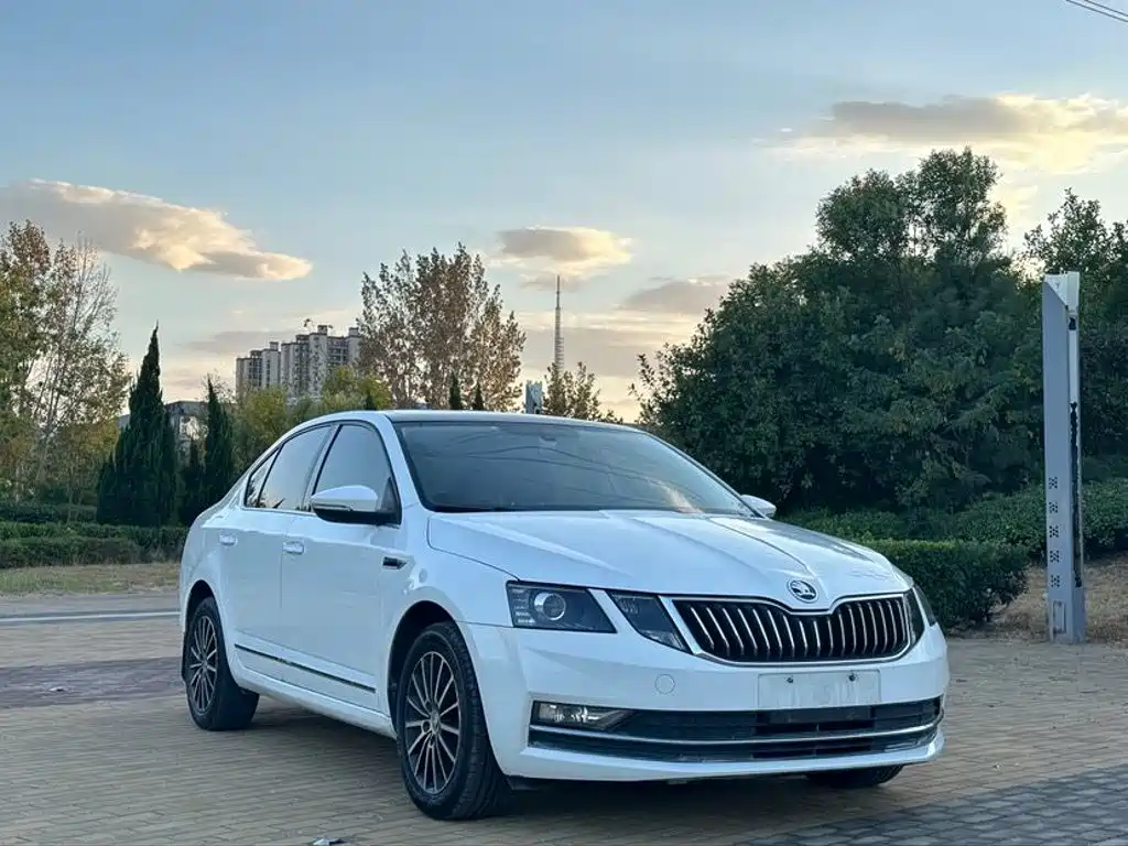 Skoda Octavia — фото 3