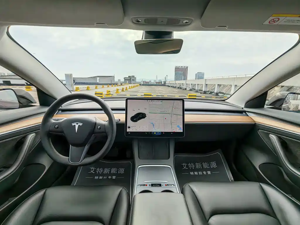 Tesla Model 3 — фото 10