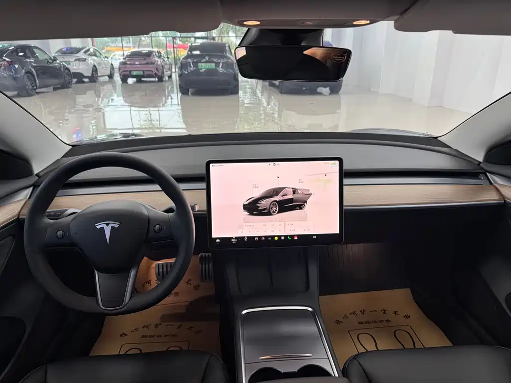 Tesla Model 3 — фото 6