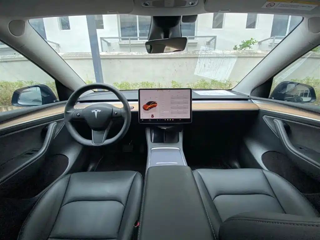 Tesla Model Y — фото 3