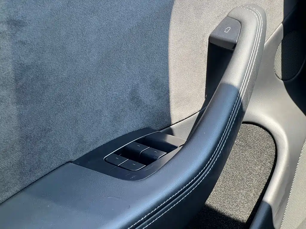 Tesla Model 3 — фото 13