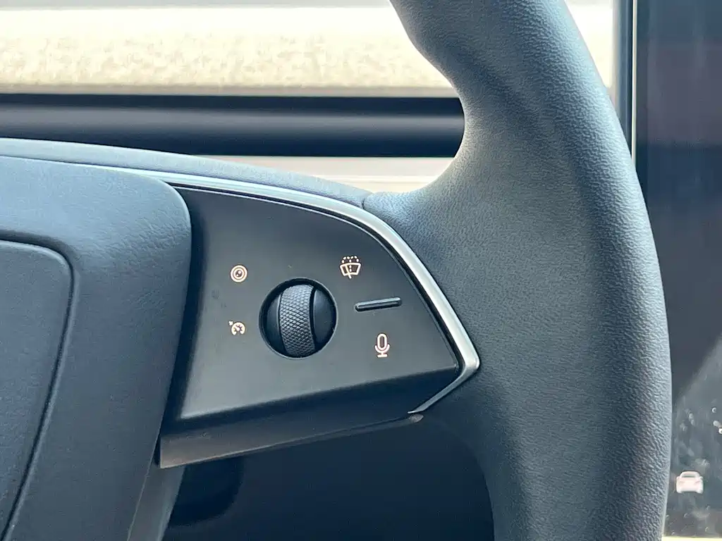 Tesla Model 3 — фото 15