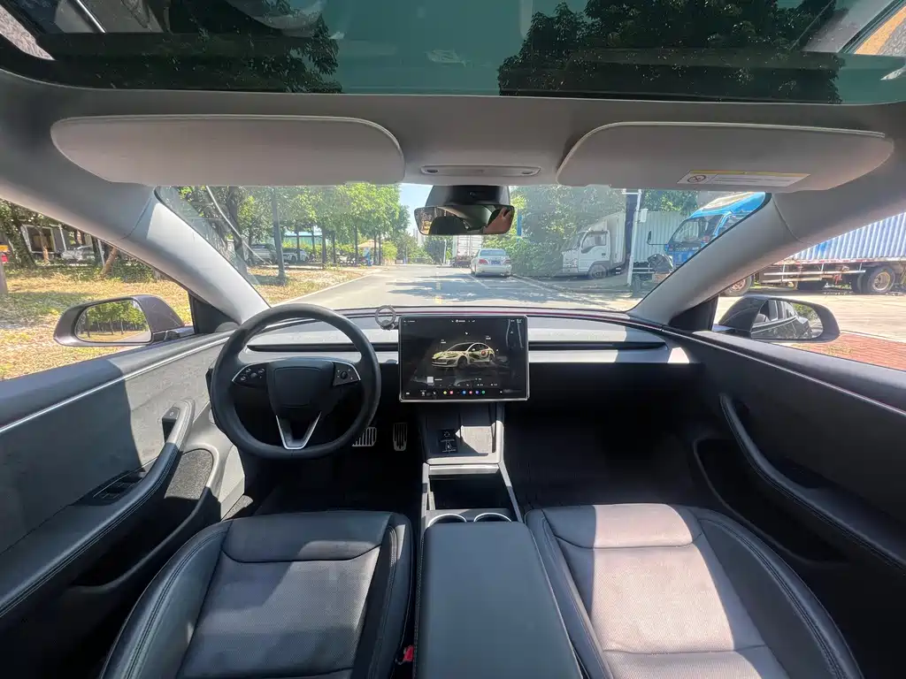 Tesla Model 3 — фото 5