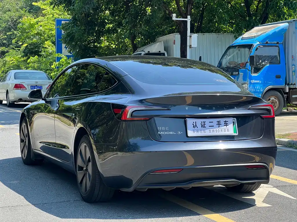 Tesla Model 3 — фото 7
