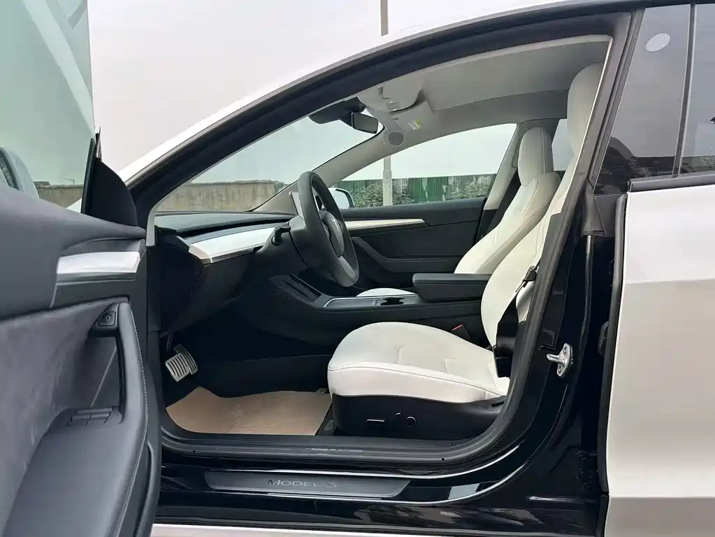 Tesla Model 3 — фото 4