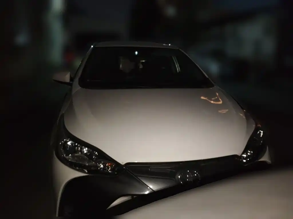Toyota Yaris L — фото 2