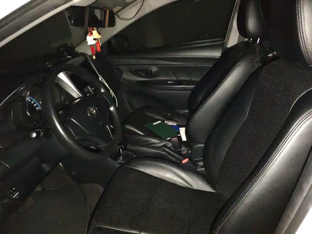 Toyota Yaris L — фото 11