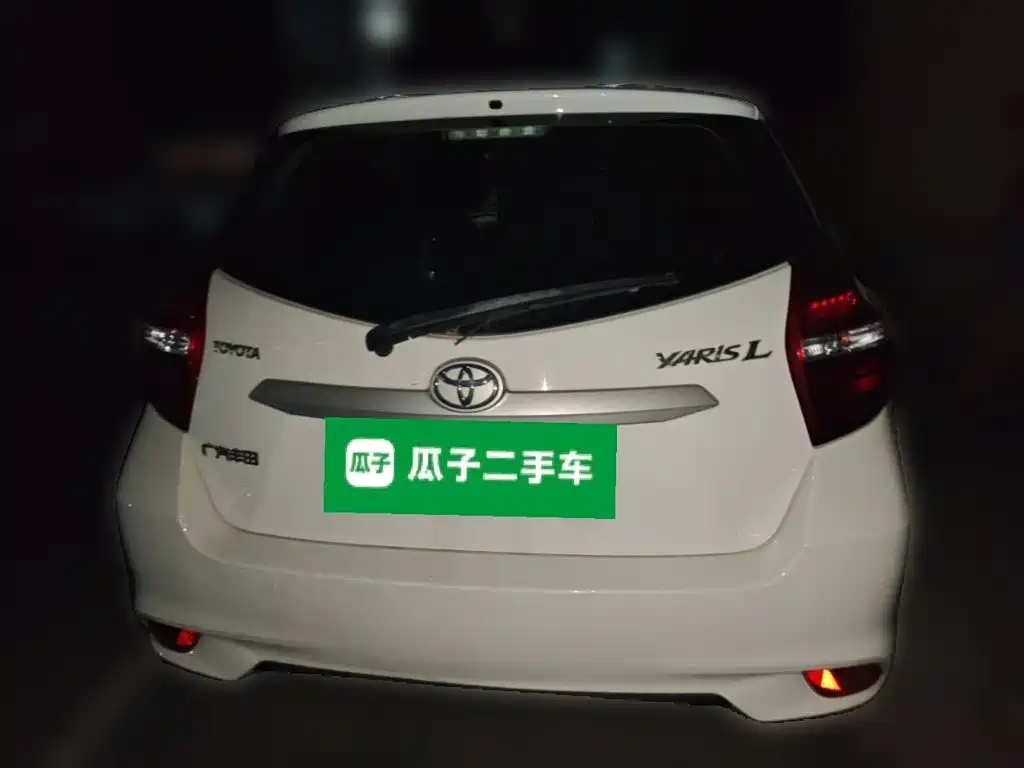 Toyota Yaris L — фото 3