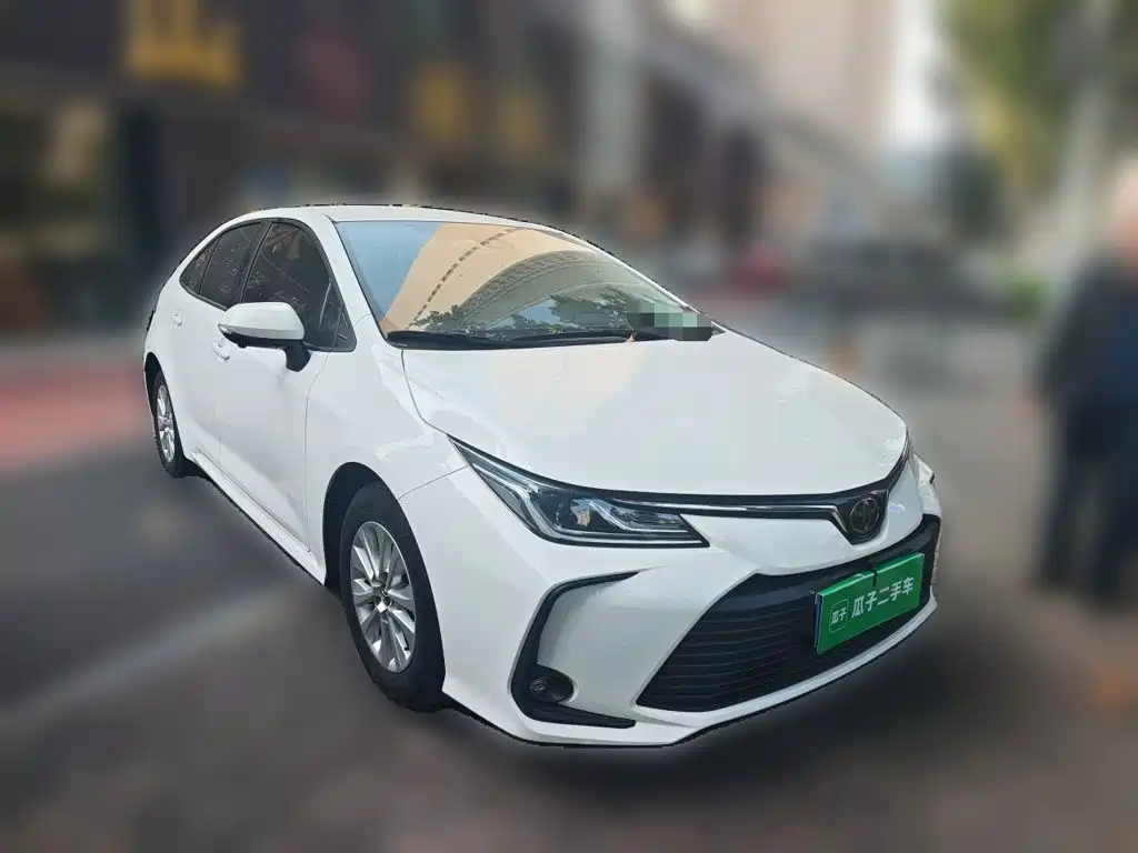 Toyota Corolla — фото 3