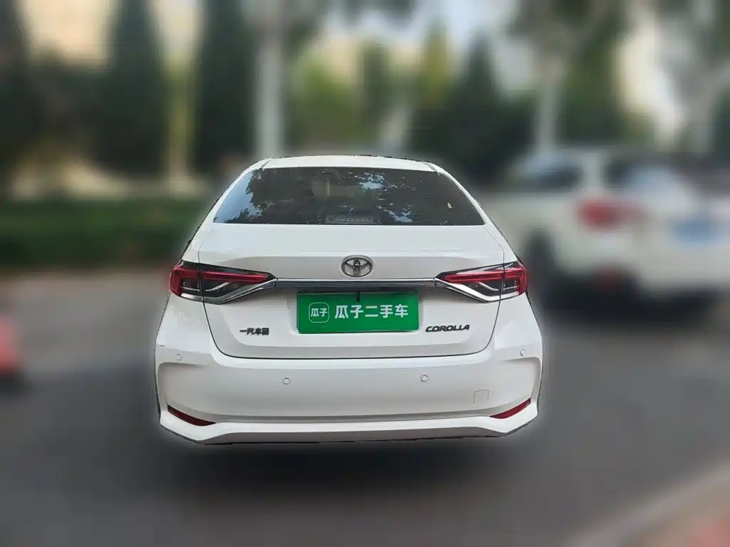 Toyota Corolla — фото 5
