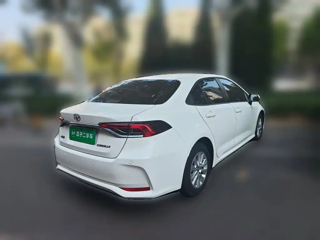 Toyota Corolla — фото 6