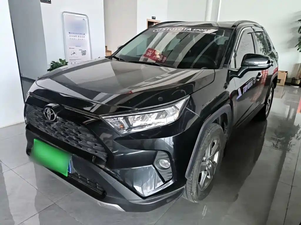 Toyota RAV4 — фото 2