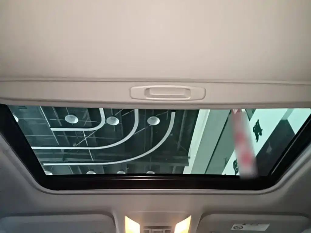 Toyota RAV4 — фото 18