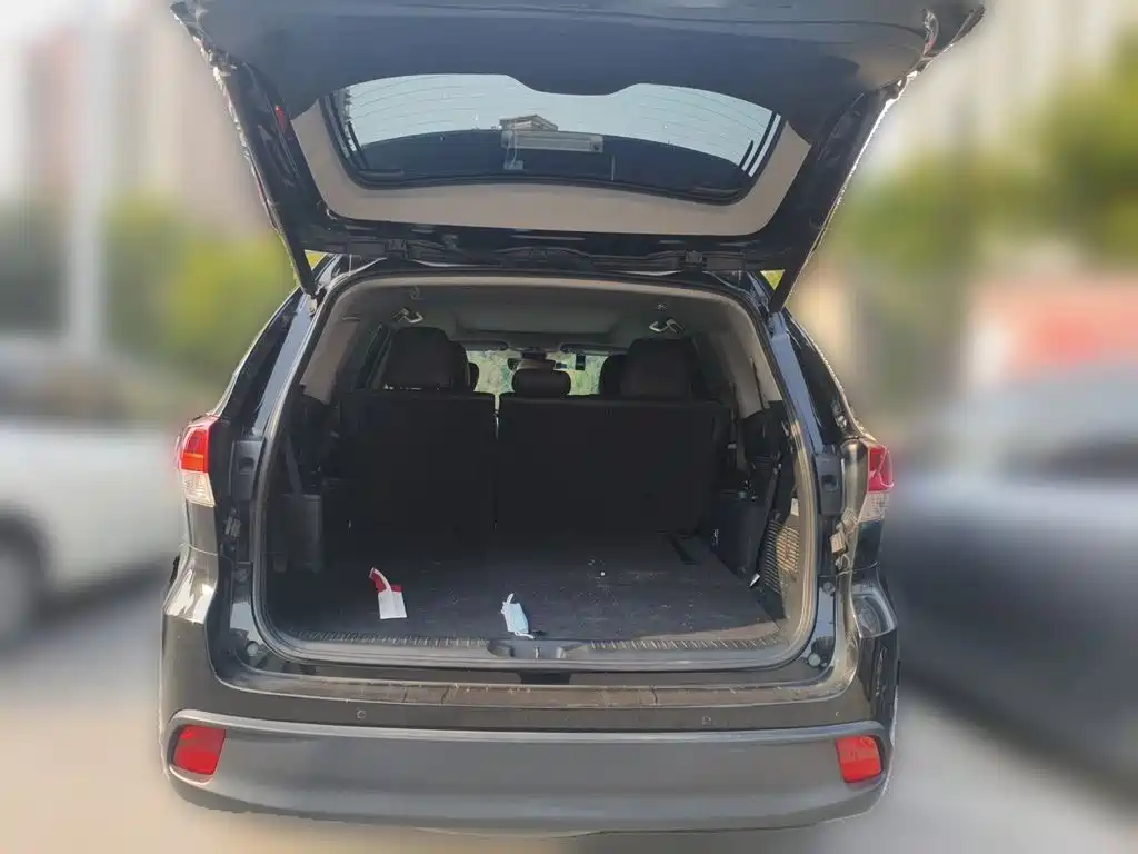 Toyota Highlander — фото 15