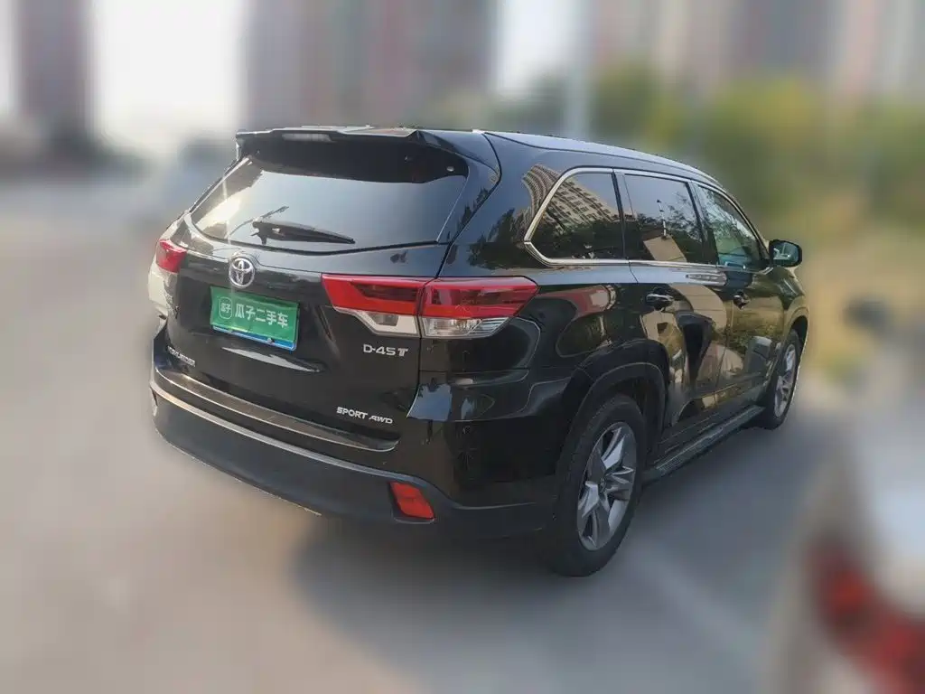 Toyota Highlander — фото 4