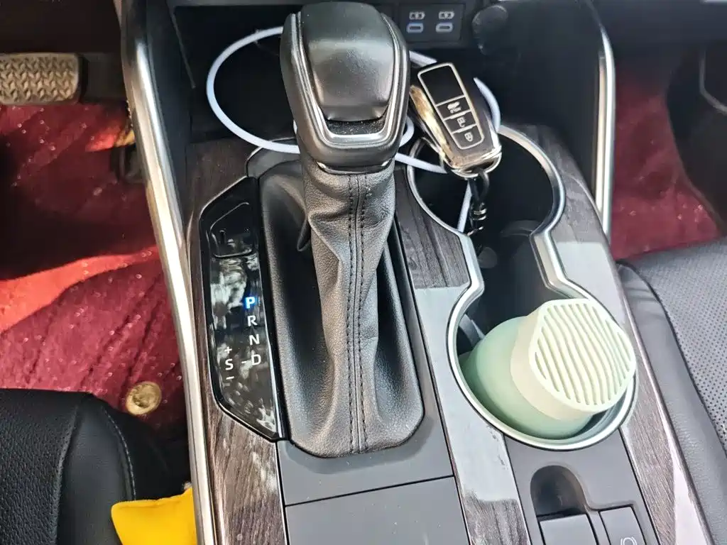 Toyota Highlander — фото 10