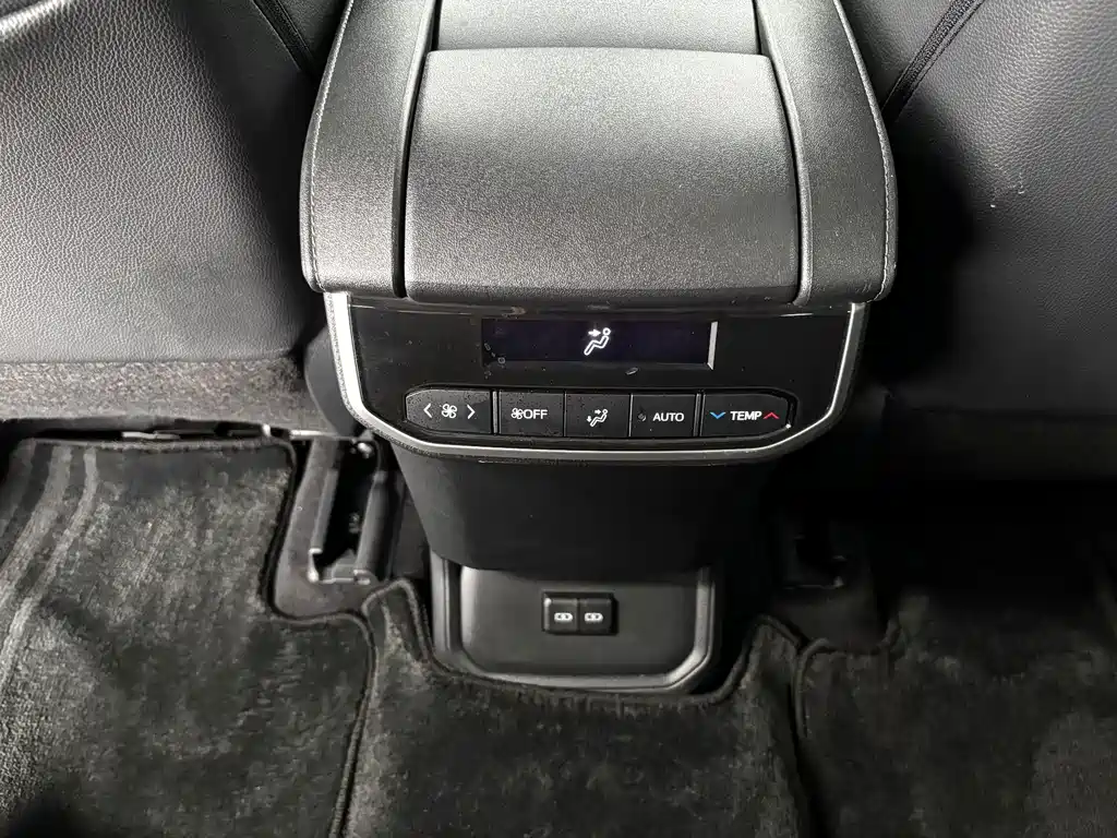 Toyota Highlander — фото 22