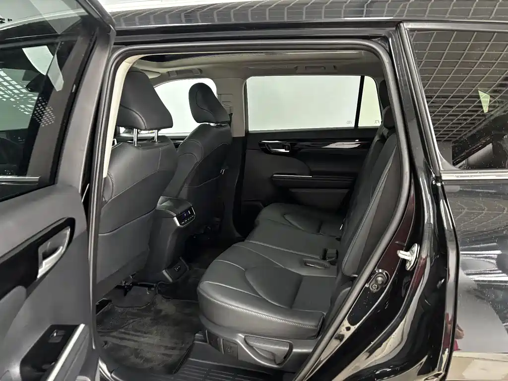 Toyota Highlander — фото 24