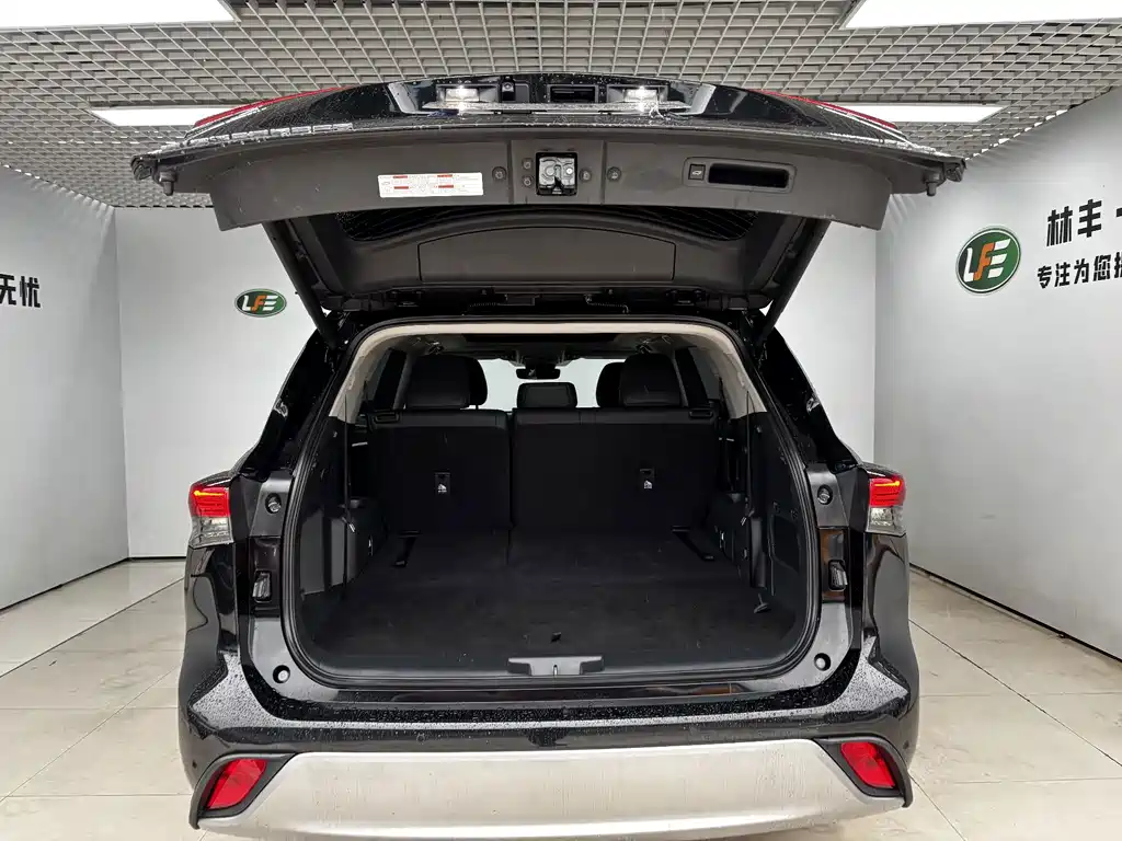 Toyota Highlander — фото 31