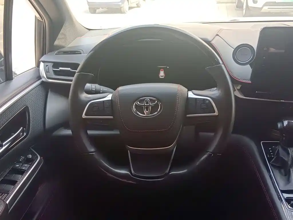 Toyota Sienna — фото 11