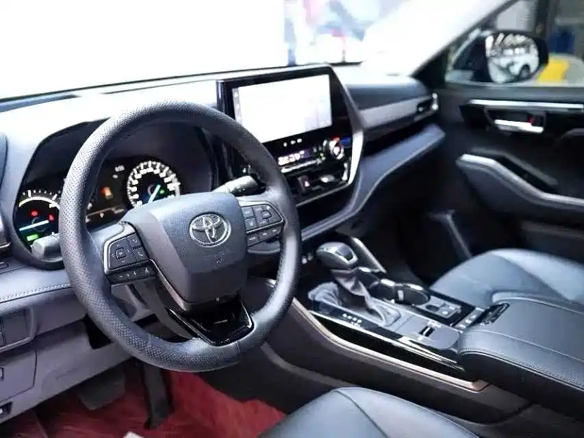 Toyota Highlander — фото 4