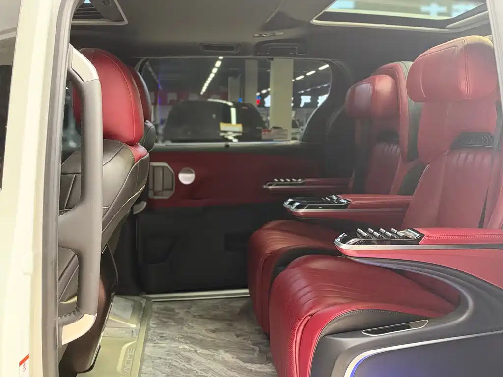 Toyota Granvia — фото 7